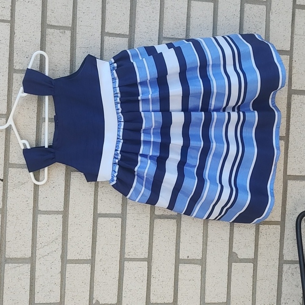 Blue/White dress - Picture 8 of 9